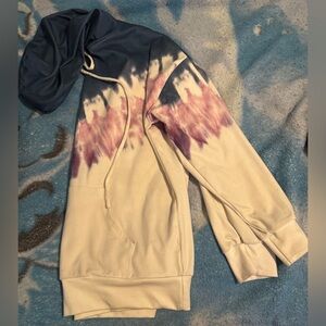 Hooded Pullover Sweatshirt
Size M